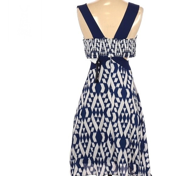 Eclair navy and white cutout dress size medium - Picture 3 of 9